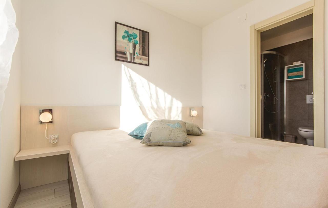 Lovely Apartment In Medulin With Kitchen Exterior photo