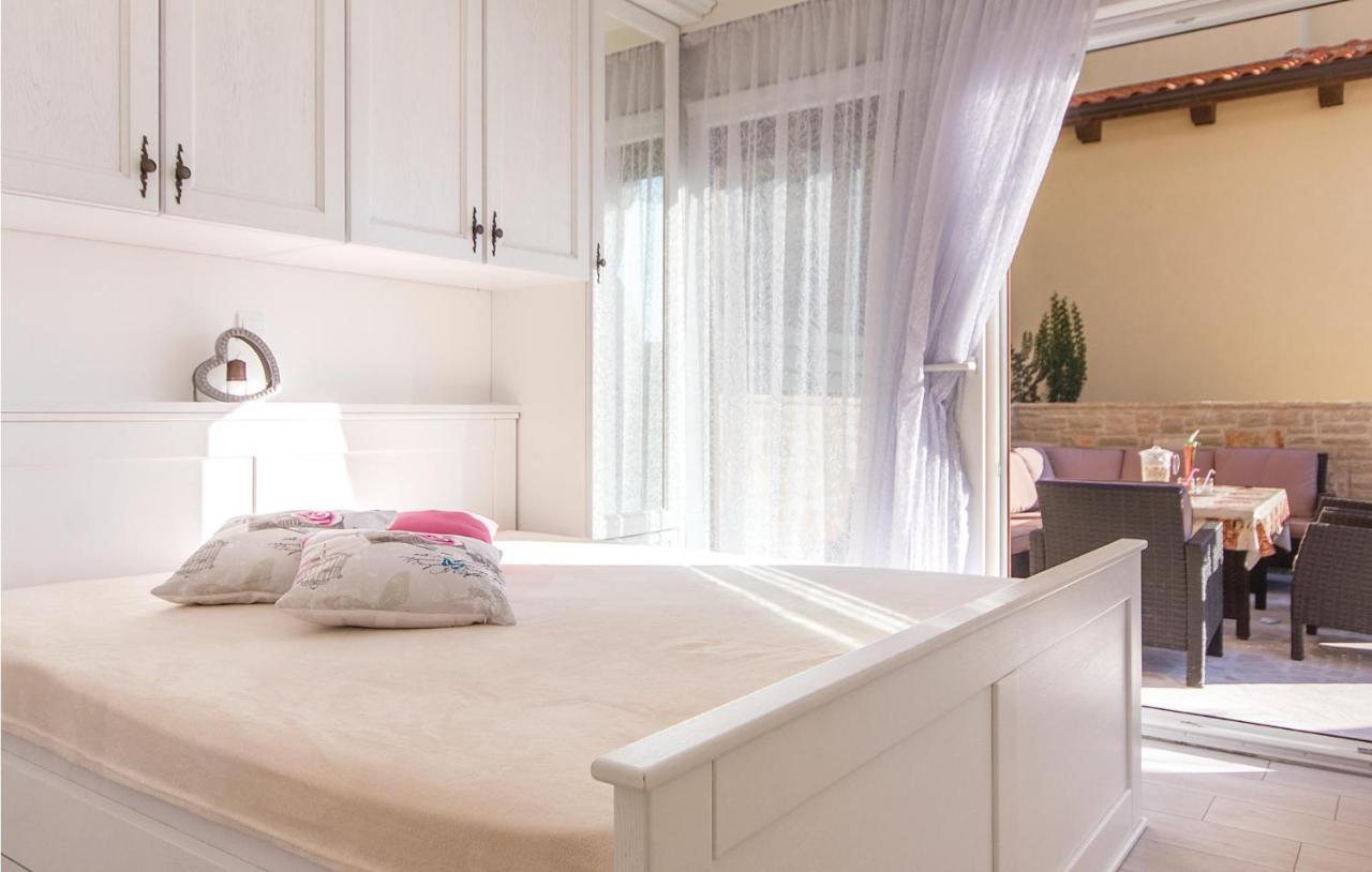 Lovely Apartment In Medulin With Kitchen Exterior photo