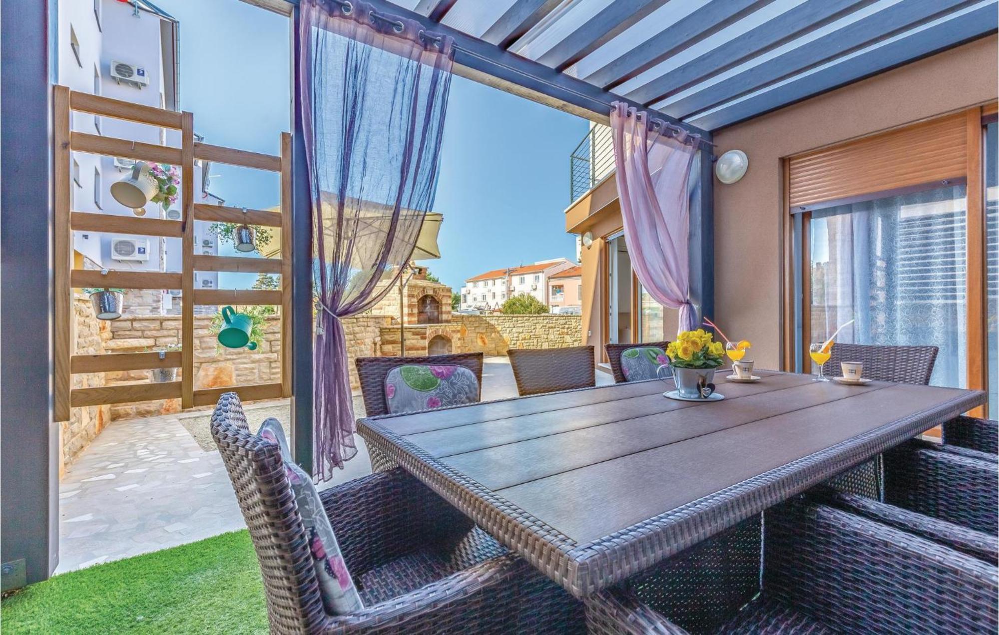 Lovely Apartment In Medulin With Kitchen Exterior photo